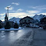 Sonniges Im Zentrum Mit Bergblick Apartament